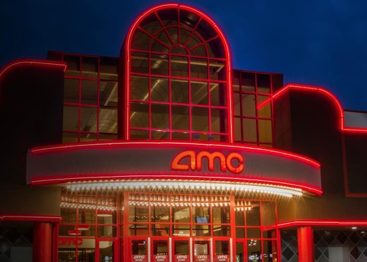 Най-голямата верига за киносалони в света обмисля приемане на плащания с Shiba Inu