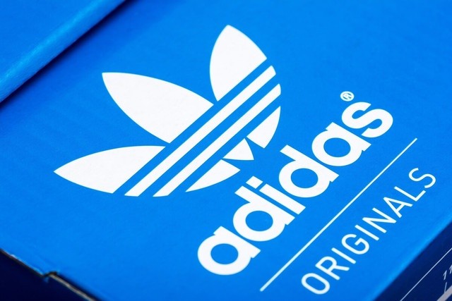 Adidas ще си партнира с борсата за криптовалути Coinbase